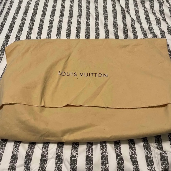 Louis Vuitton Artsy MM Leather Top via Handle Bag - Picture 1 of 8